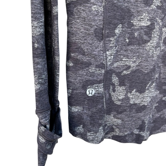 Lululemon Outrun the Elements 1/2 Zip Sweatshirt - Size 4 - Gray Camo - Picture 10 of 13